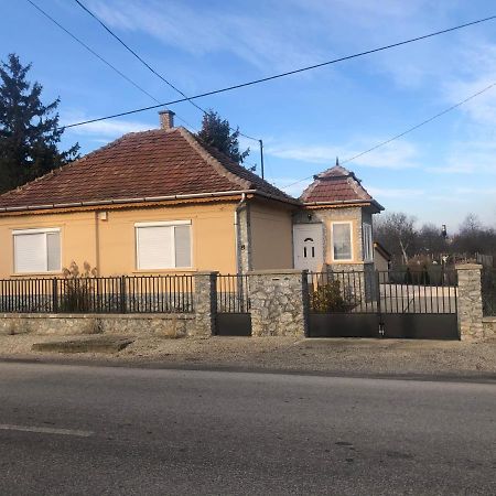 Toerpi Apartman Halmaj Dış mekan fotoğraf