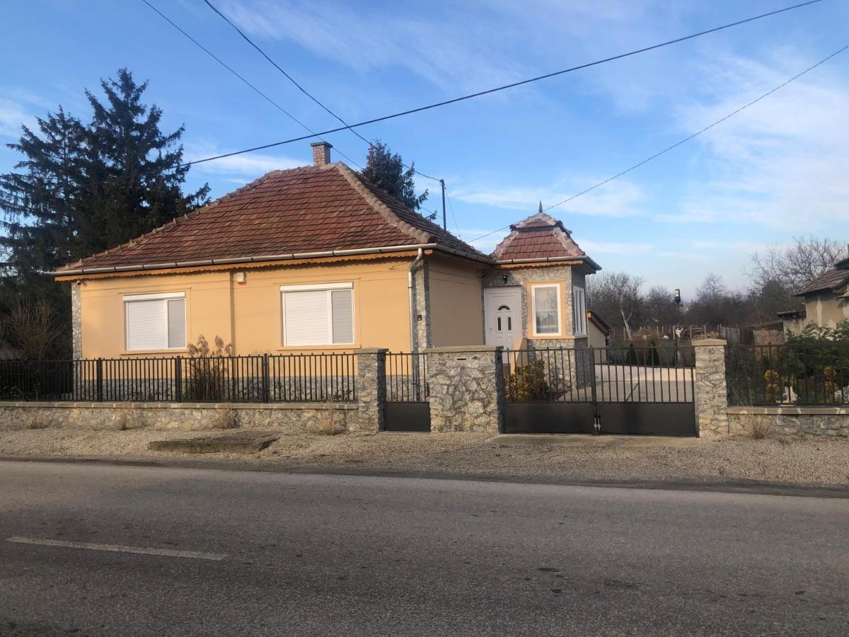 Toerpi Apartman Halmaj Dış mekan fotoğraf