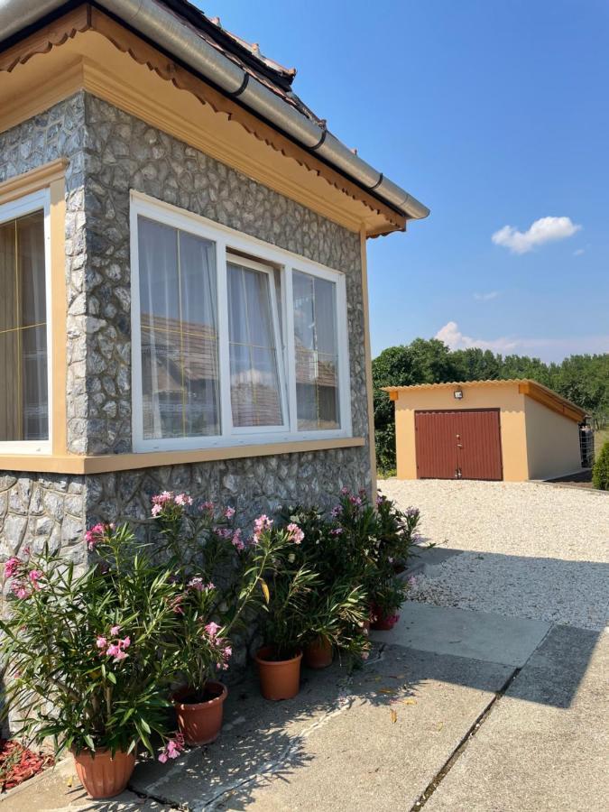 Toerpi Apartman Halmaj Dış mekan fotoğraf